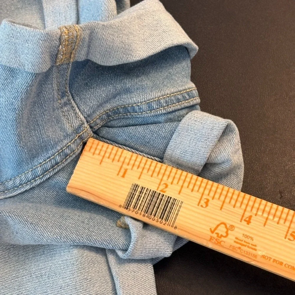 Old Navy WOW High Rise Lightwash Denim Shorts‎ size 20 Roll Hem Stretch Comfort